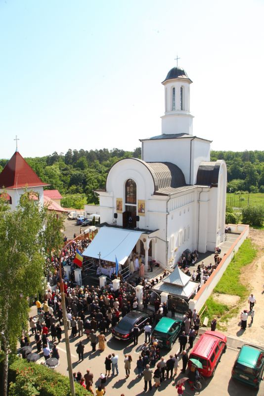 Înaltpreasfinţitul Laurenţiu: „Este datoria noastră de a-i vedea pe vârstnicii noştri alături de Biserică, sub ocrotirea lui Dumnezeu”