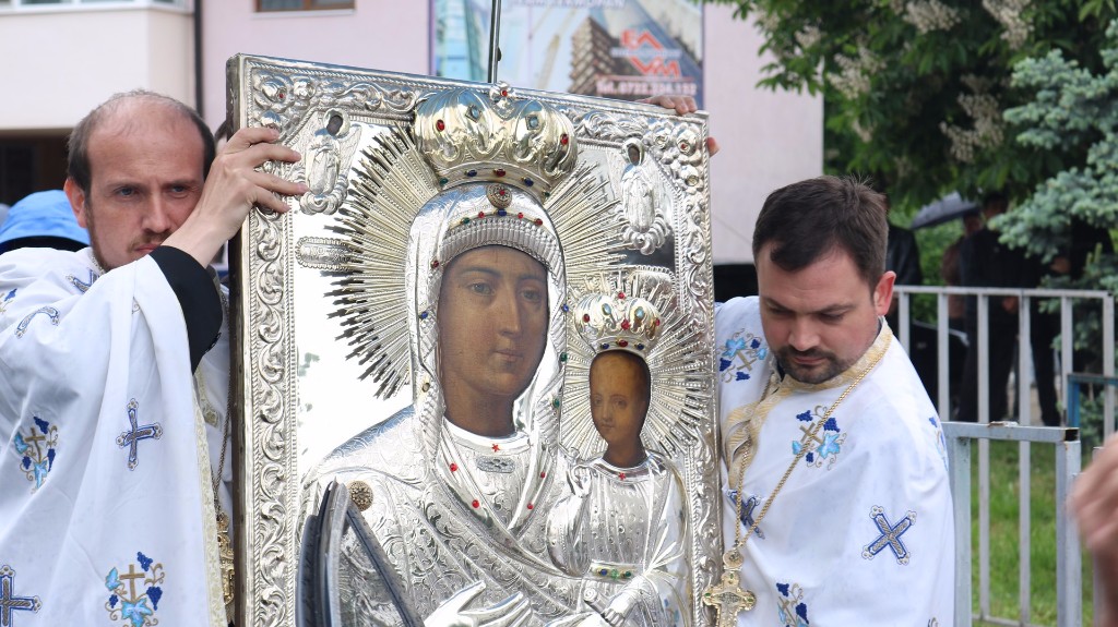 Icoana Făcătoare de Minuni a Maicii Domnului de la Mănăstirea Vorona a ajuns la Slobozia