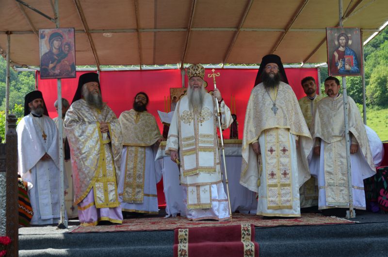 Biserica de lemn a Mănăstirii Topolnița și-a serbat hramul