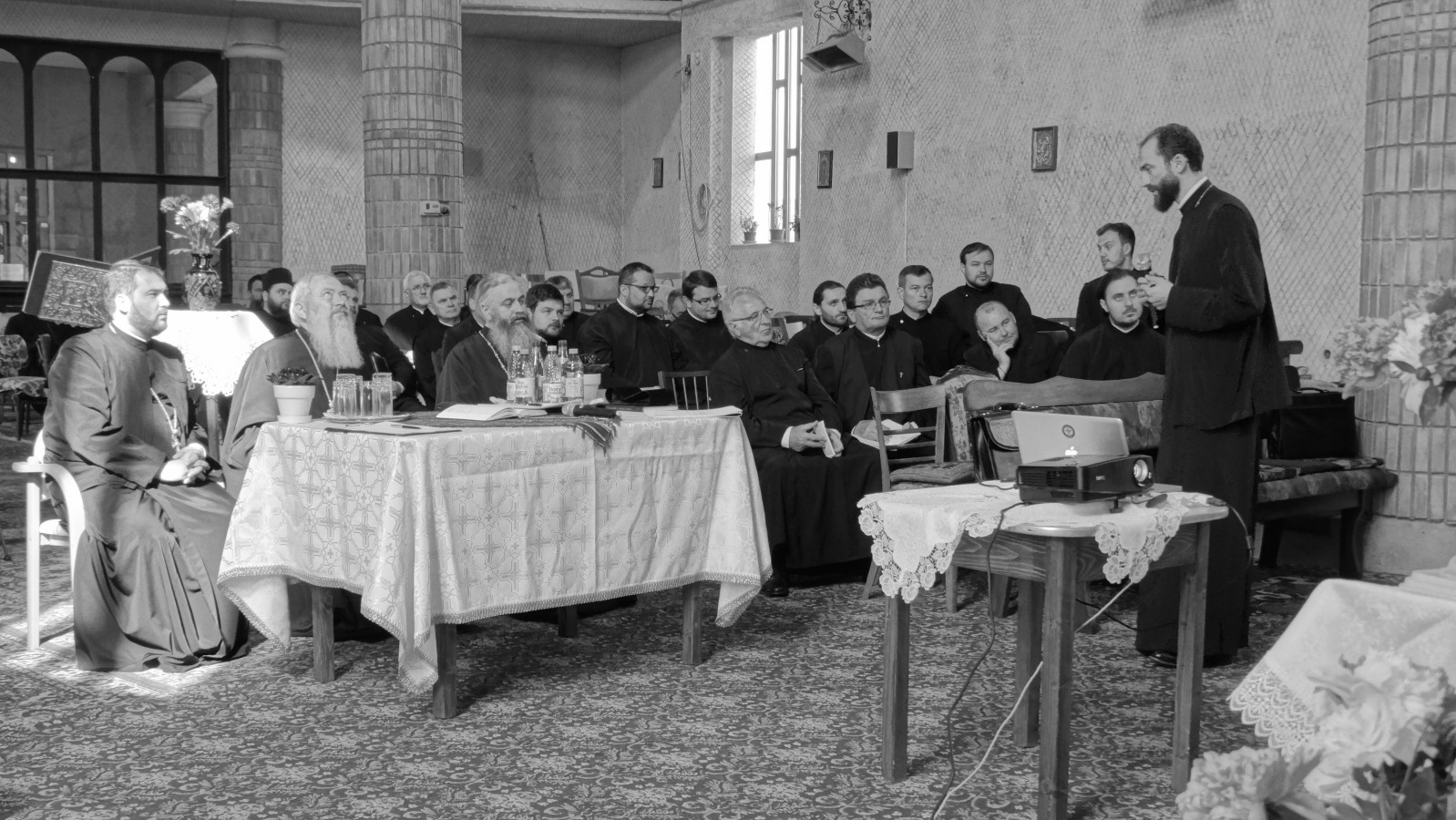 Înaltpreasfințitul Andrei: „Stabiliți cu tinerii din parohii o puternică și sinceră legătură personală!”