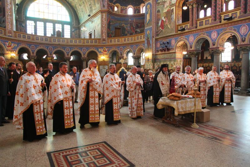 Slujbă de pomenire pentru arhidiaconul Constantin Voicu, la şase luni de la trecerea la Domnul