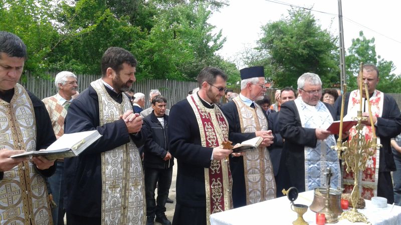 Sfințire de troiță în parohia Țuțulești din Argeş