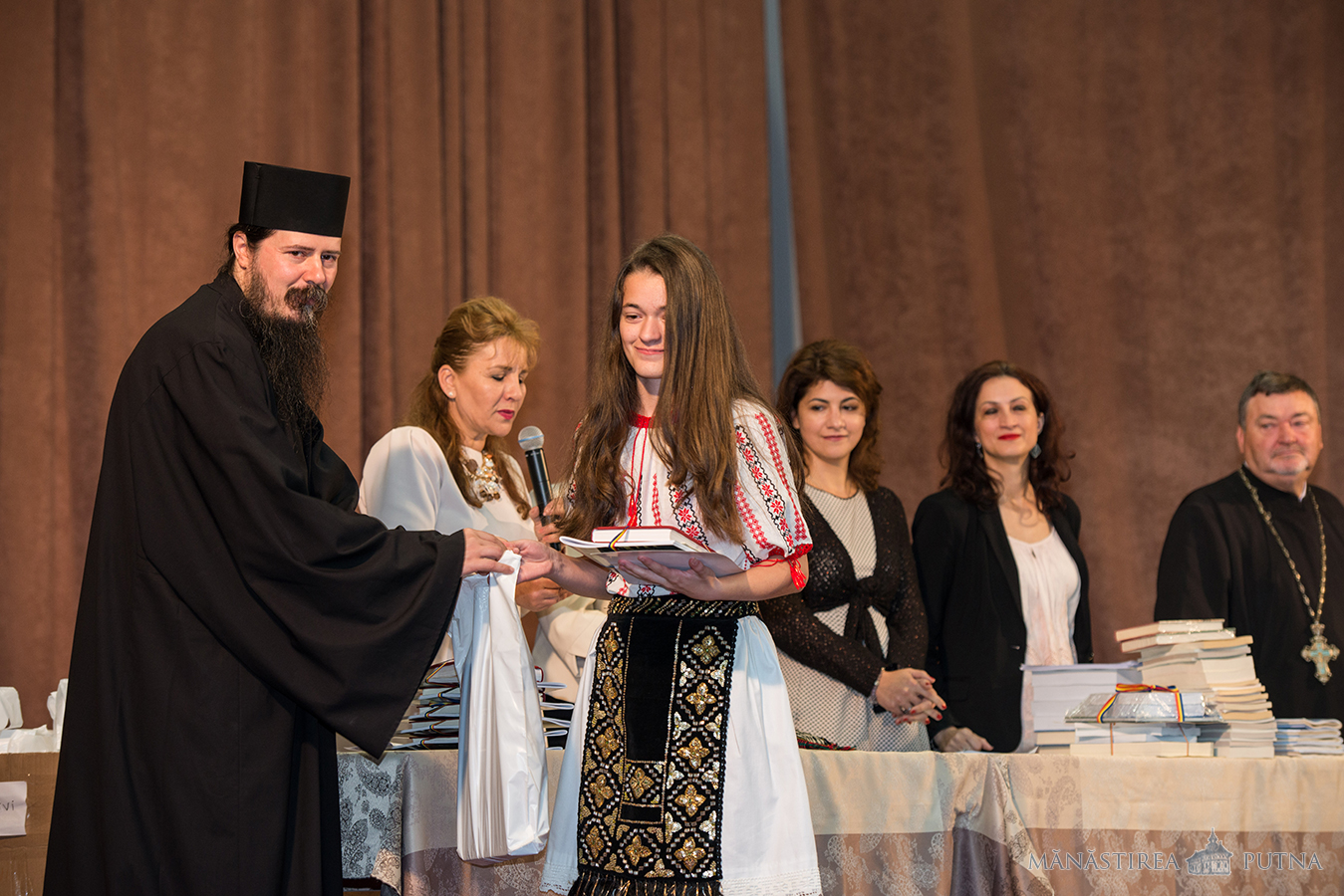 Concursul național interdisciplinar „Cultură și spiritualitate românească”, la Mănăstirea Putna