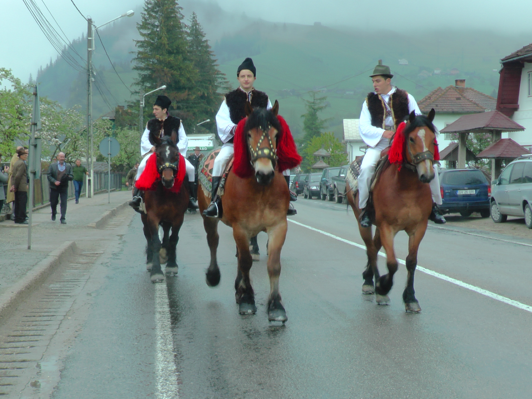 115 ani de la sfinţirea bisericii din Pojorâta, sărbătoriţi prin Liturghie arhierească