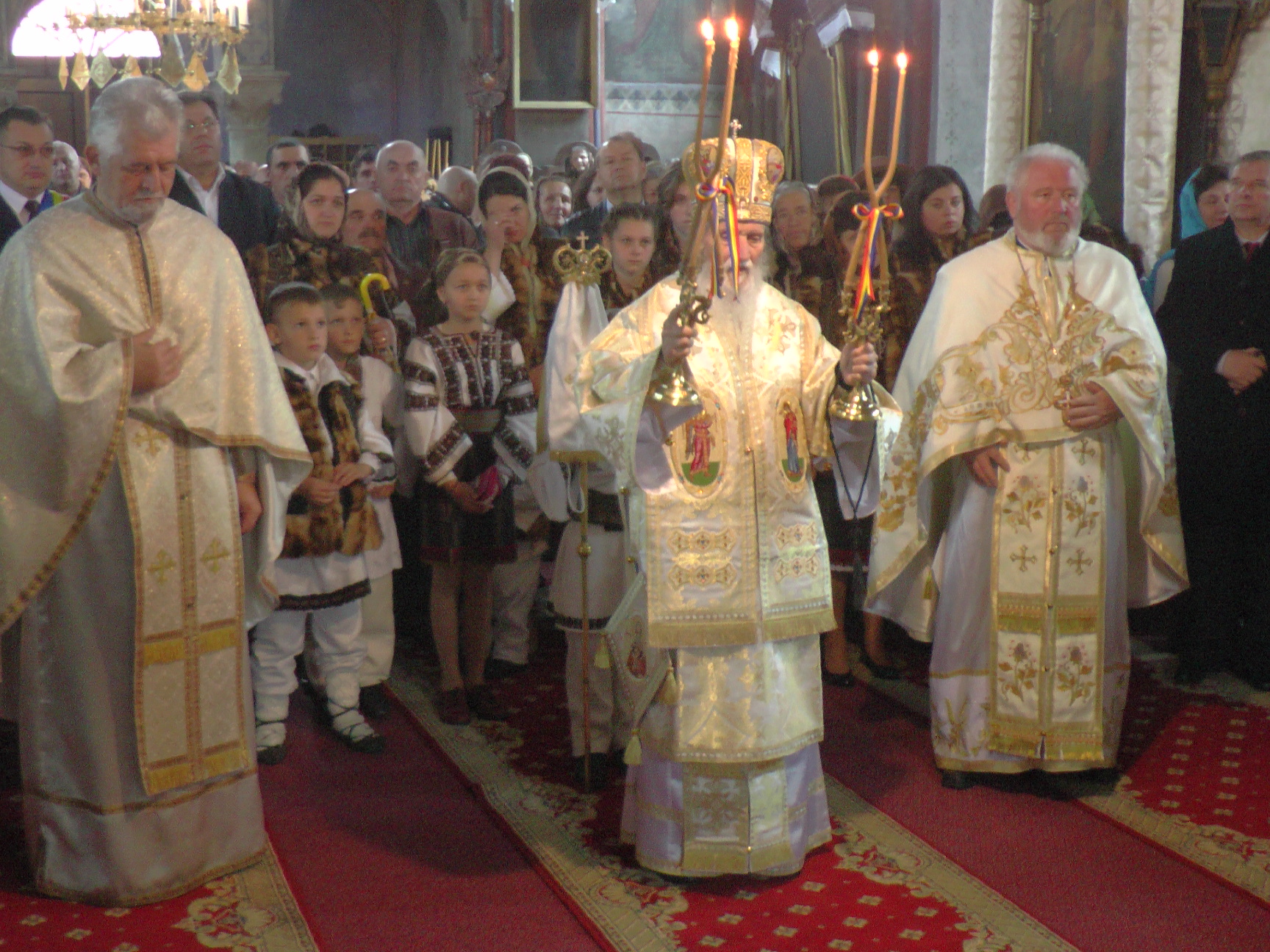 115 ani de la sfinţirea bisericii din Pojorâta, sărbătoriţi prin Liturghie arhierească