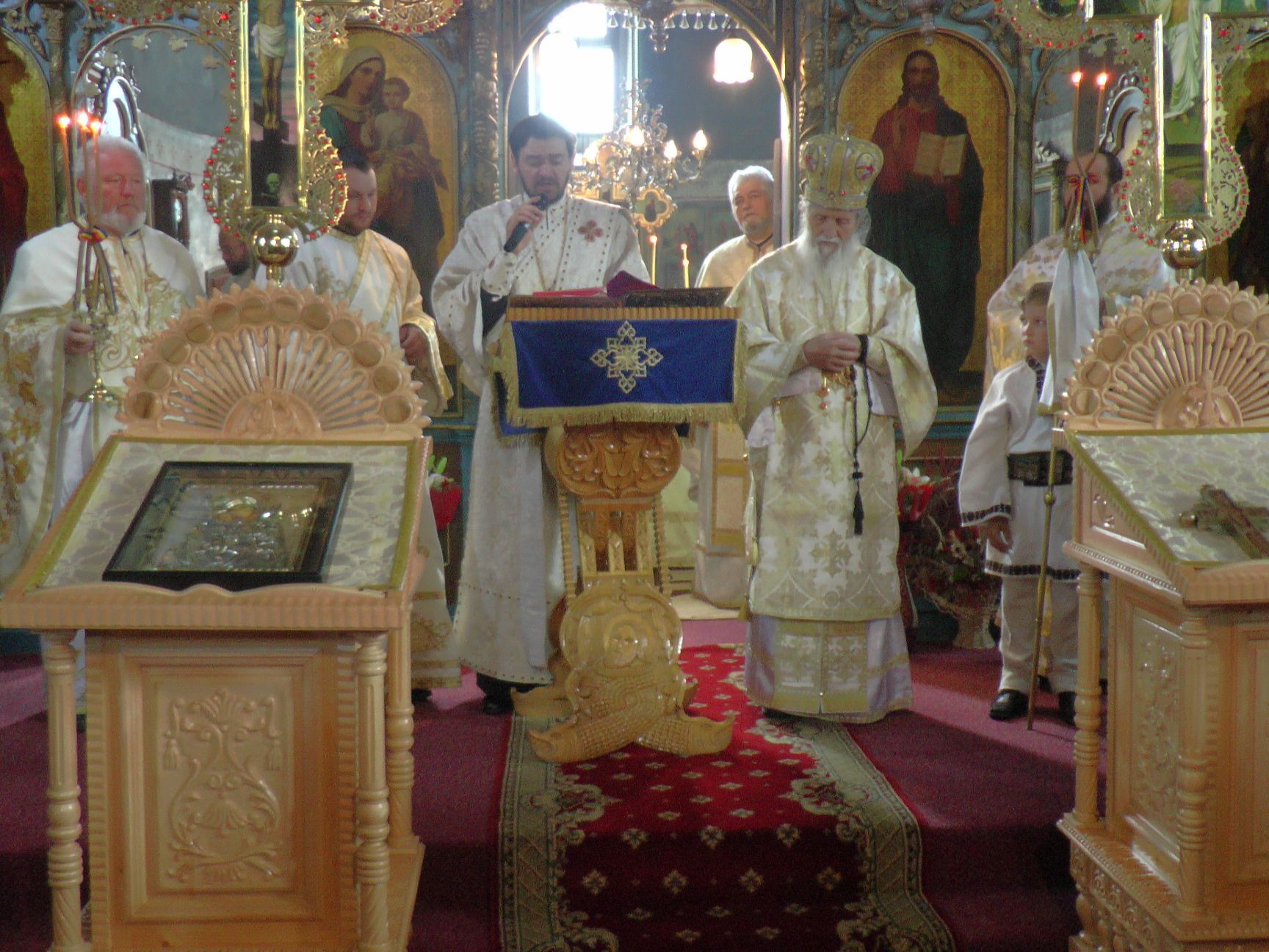 115 ani de la sfinţirea bisericii din Pojorâta, sărbătoriţi prin Liturghie arhierească