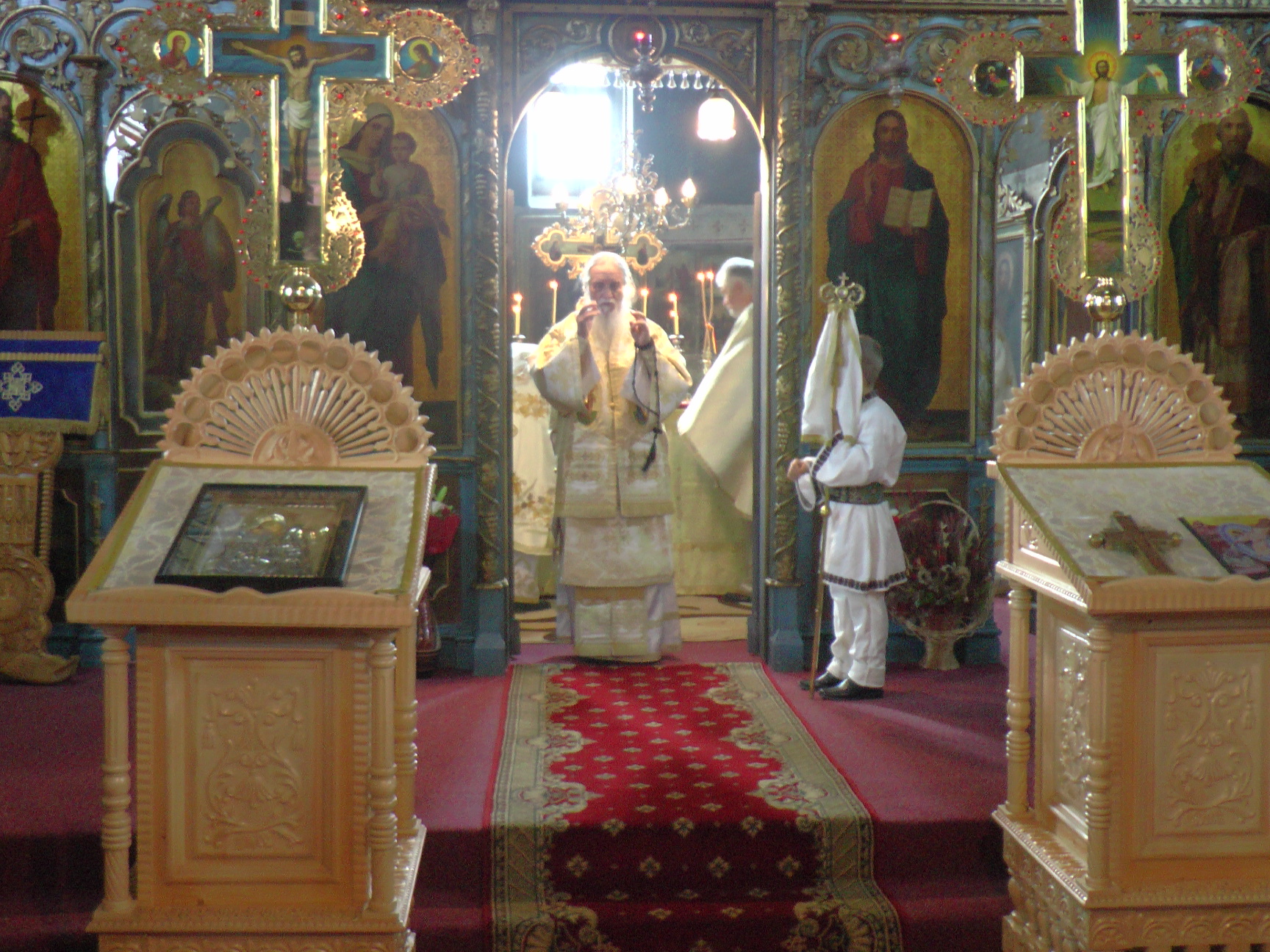 115 ani de la sfinţirea bisericii din Pojorâta, sărbătoriţi prin Liturghie arhierească