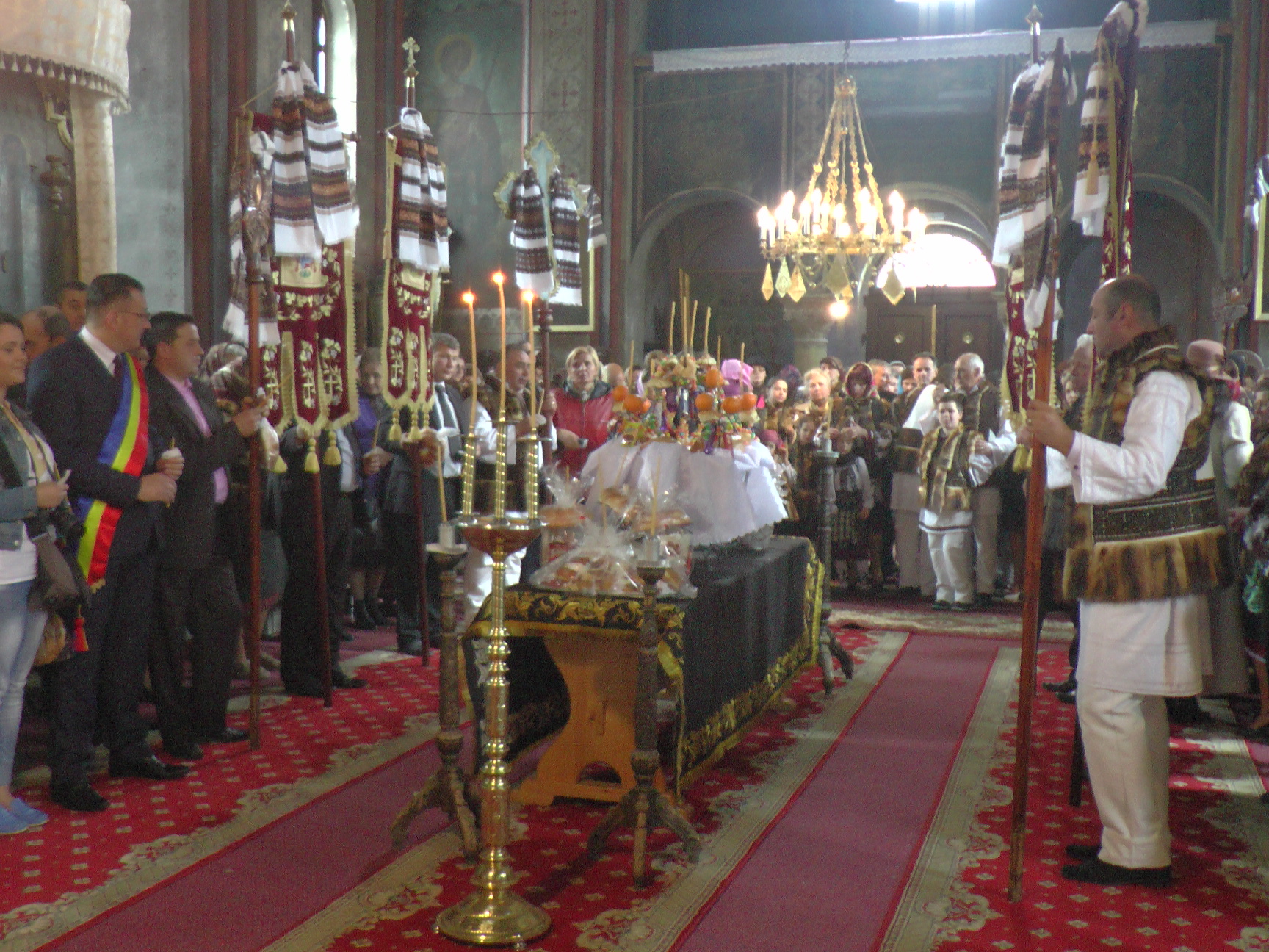 115 ani de la sfinţirea bisericii din Pojorâta, sărbătoriţi prin Liturghie arhierească