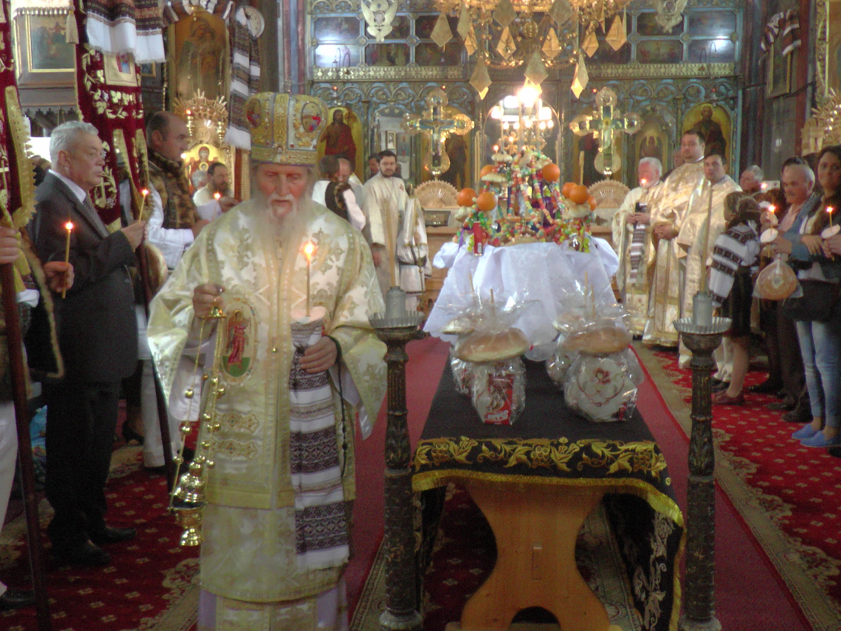 115 ani de la sfinţirea bisericii din Pojorâta, sărbătoriţi prin Liturghie arhierească