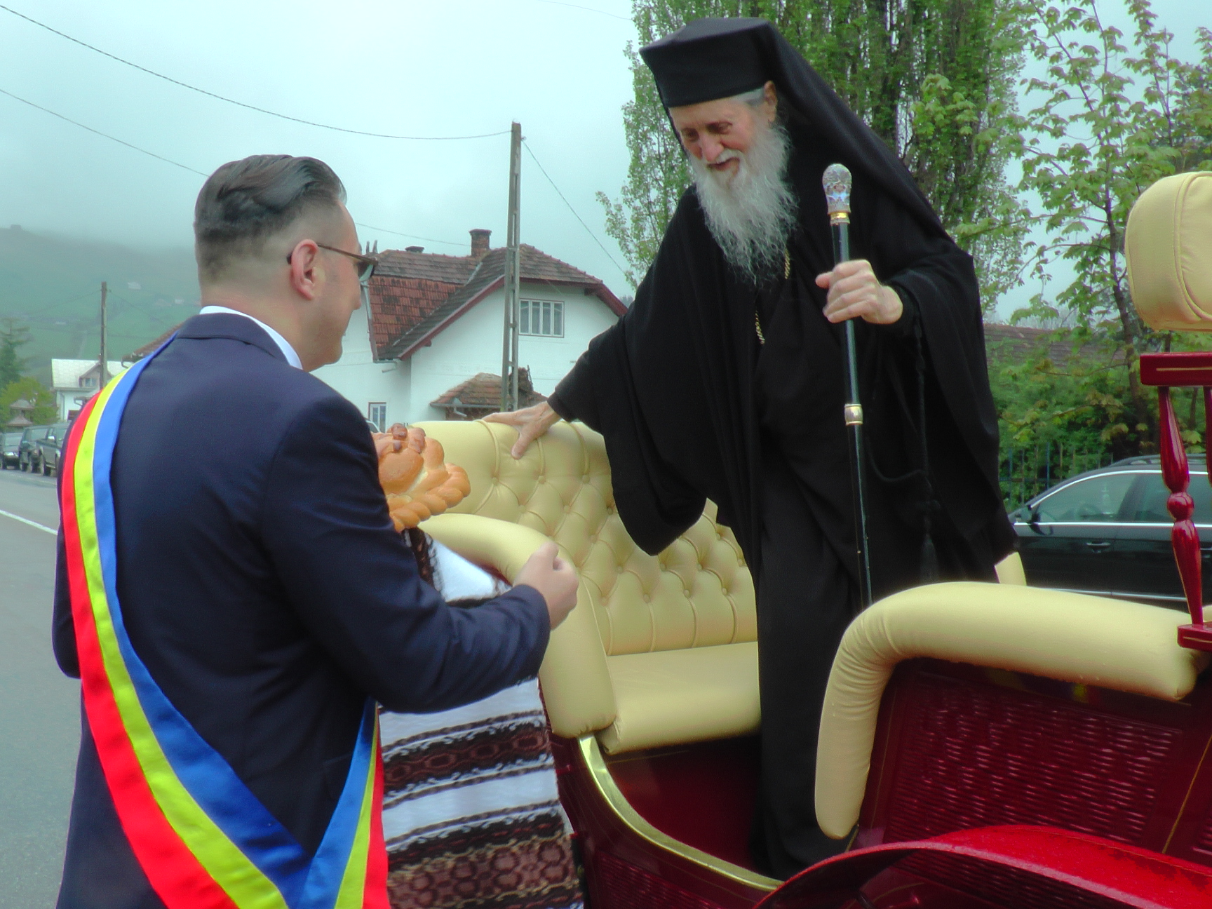 115 ani de la sfinţirea bisericii din Pojorâta, sărbătoriţi prin Liturghie arhierească