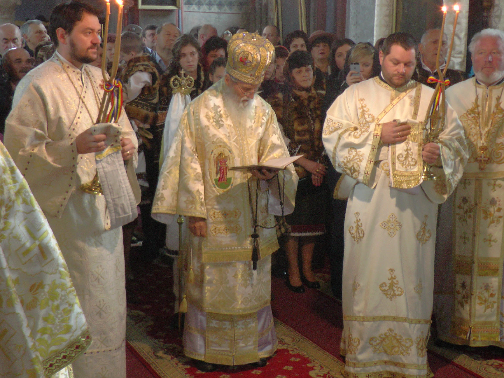 115 ani de la sfinţirea bisericii din Pojorâta, sărbătoriţi prin Liturghie arhierească
