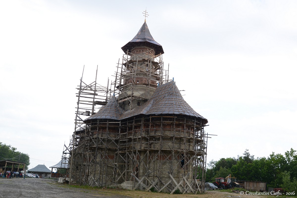 Izvorul Tămăduirii la Mănăstirea Sângeap-Basaraba Izvorul Tămăduirii la Mănăstirea Sângeap-Basaraba