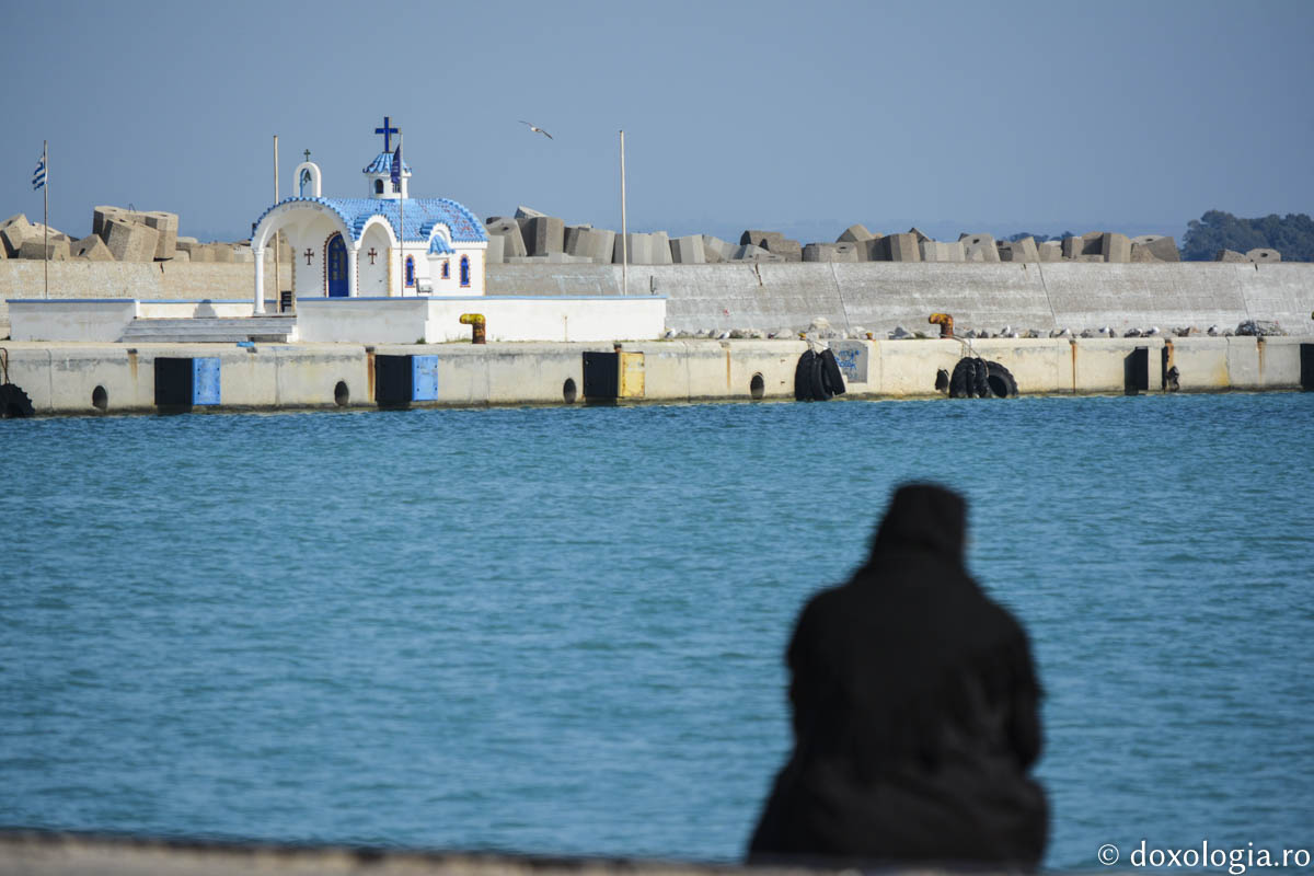(Foto) Bisericuța „Sfântul Nicolae” din Portul Kyllini – Grecia