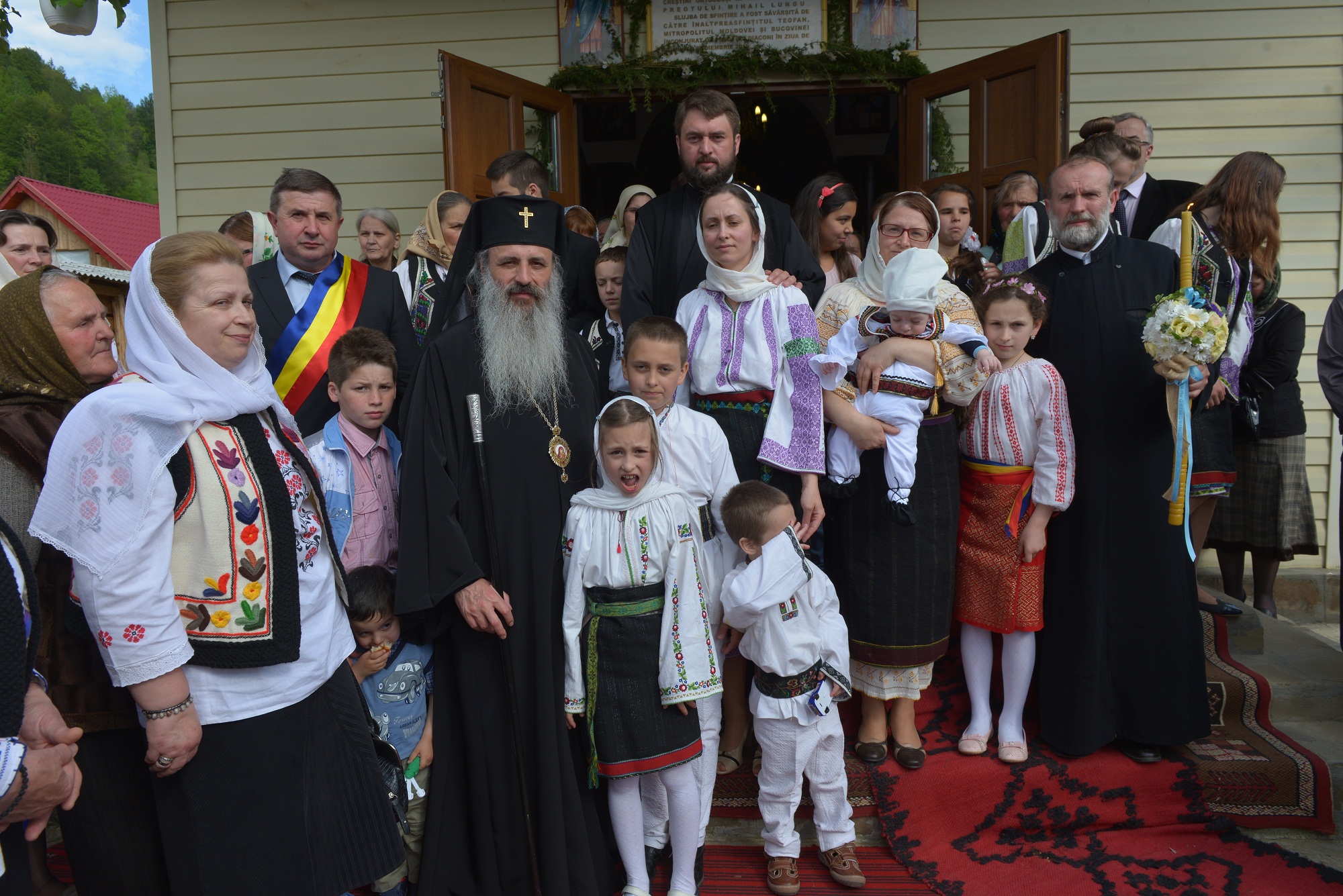 Slujba Botezului pentru pruncul Luca Lungu