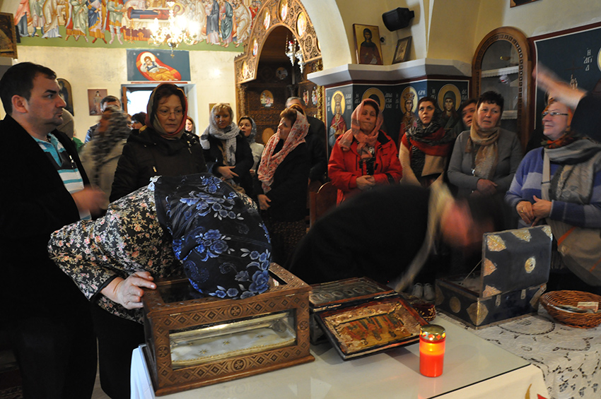 Foto: Constantin Ciofu Brâul Maicii Domnului, în pelerinaj la Dorna Arini