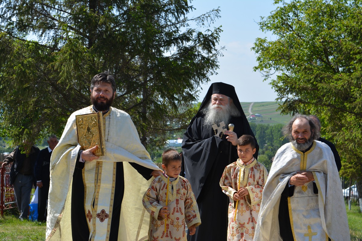 Binecuvântare arhierească în Parohia Dagâţa