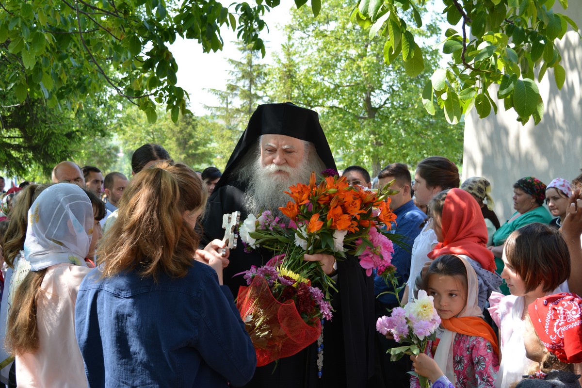 Binecuvântare arhierească în Parohia Dagâţa