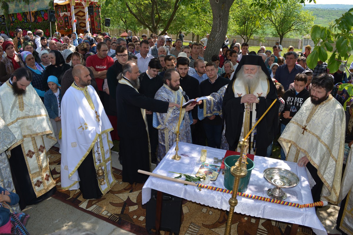Binecuvântare arhierească în Parohia Dagâţa