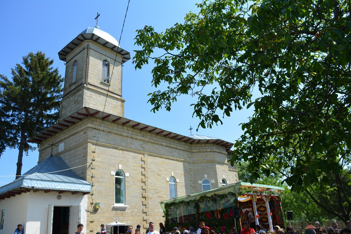 Binecuvântare arhierească în Parohia Dagâţa