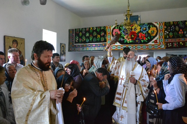 Foto: Lucian Ducan Biserica „Sfântul Mare Mucenic Gheorghe” din Recea, jud. Iași  a fost resfințită