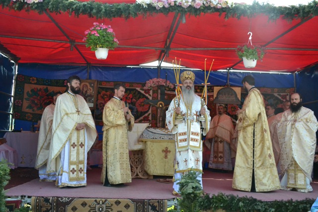 Foto: Lucian Ducan Biserica „Sfântul Mare Mucenic Gheorghe” din Recea, jud. Iași  a fost resfințită