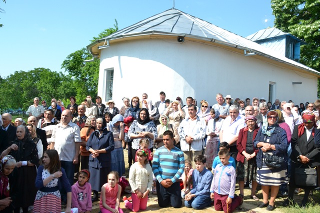 Foto: Lucian Ducan Biserica „Sfântul Mare Mucenic Gheorghe” din Recea, jud. Iași  a fost resfințită