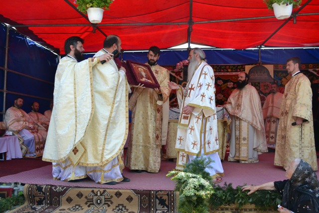 Foto: Lucian Ducan Biserica „Sfântul Mare Mucenic Gheorghe” din Recea, jud. Iași  a fost resfințită