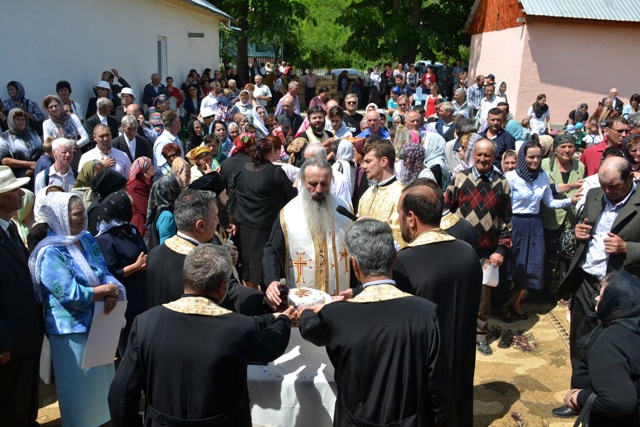 Foto: Lucian Ducan Biserica „Sfântul Mare Mucenic Gheorghe” din Recea, jud. Iași  a fost resfințită