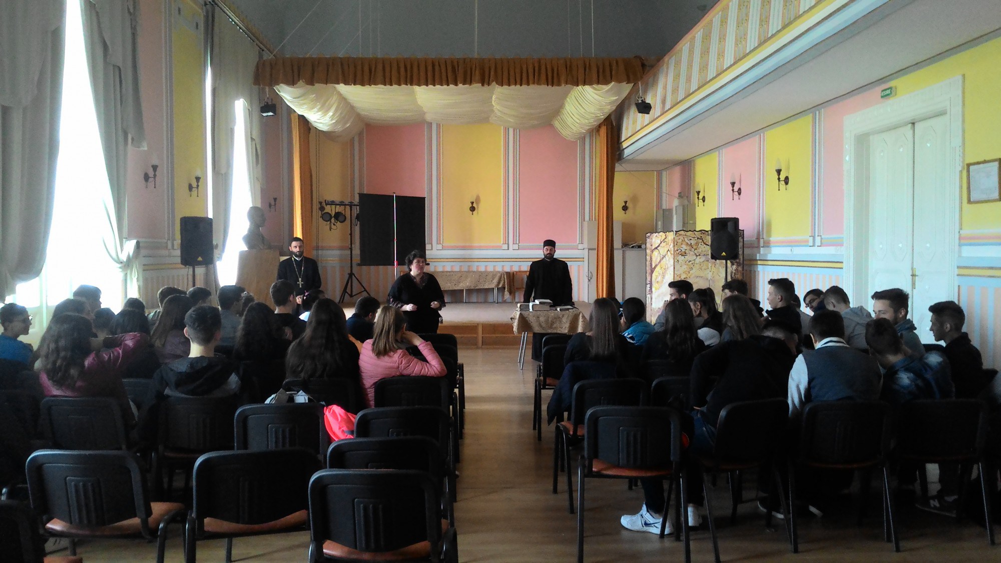 Sfântul Ierarh Antim Ivireanul, model pentru tinerii din Orăştie