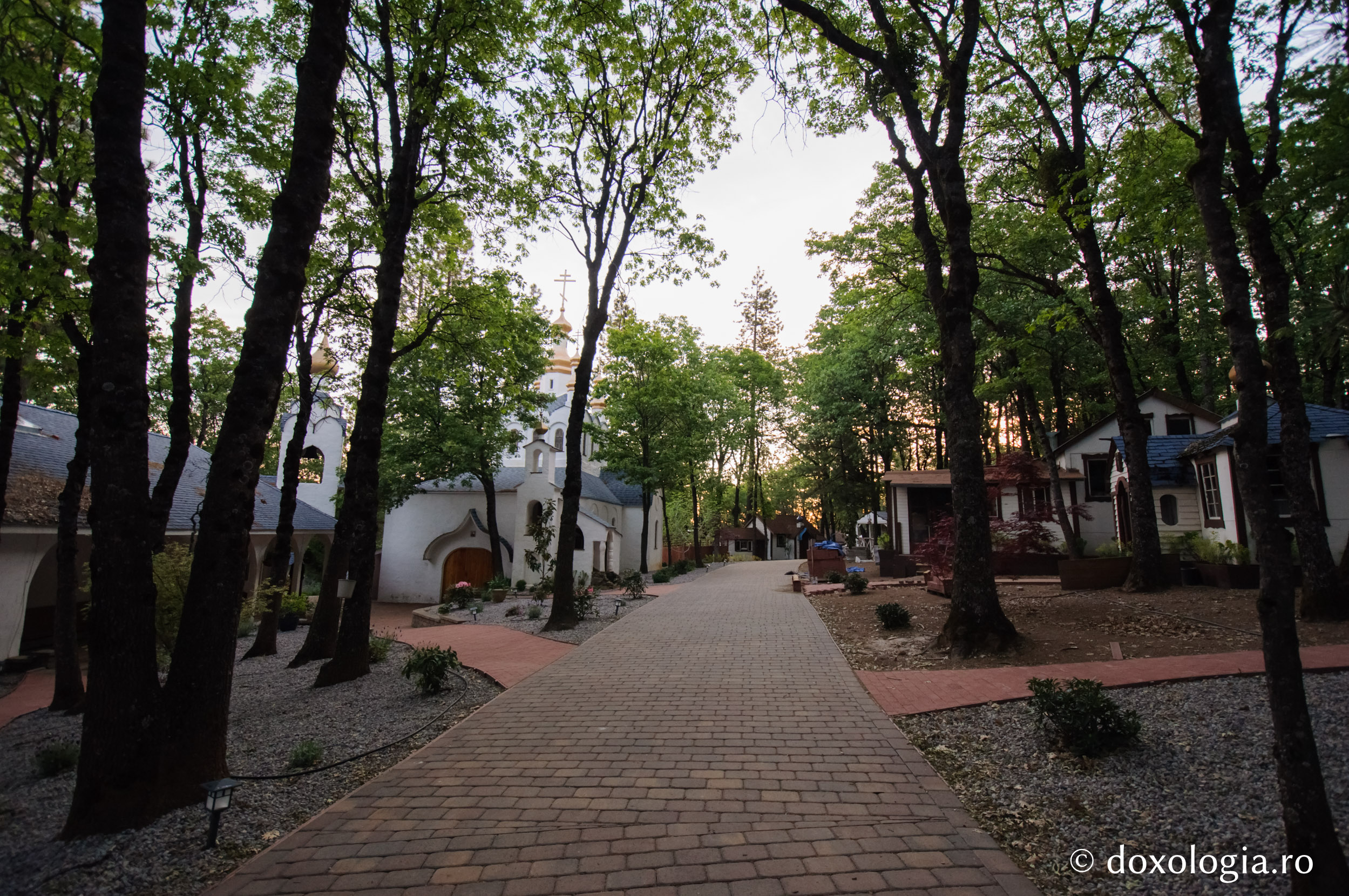Mănăstirea „Sfântul Gherman” din Platina, California