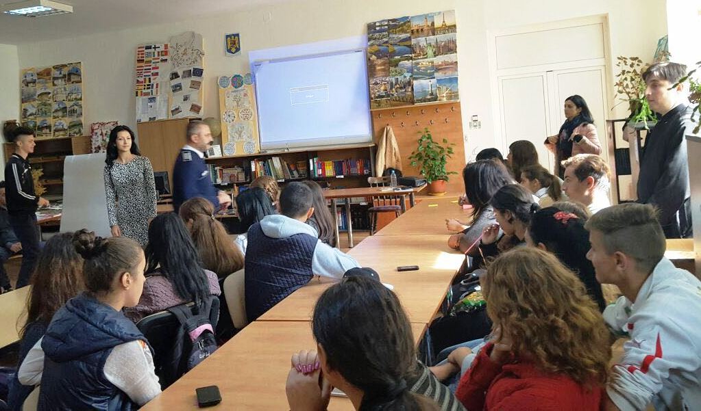 Proiect de prevenire a violenţei în şcoală şi a traficului de persoane, la Dâmbovița