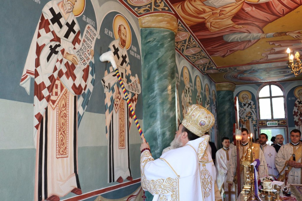 Preasfințitul Părinte Vincențiu a sfinţit pictura bisericii „Sfântul Ierarh Nifon” din Călărași Preasfințitul Părinte Vincențiu a sfinţit pictura bisericii „Sfântul Ierarh Nifon” din Călărași