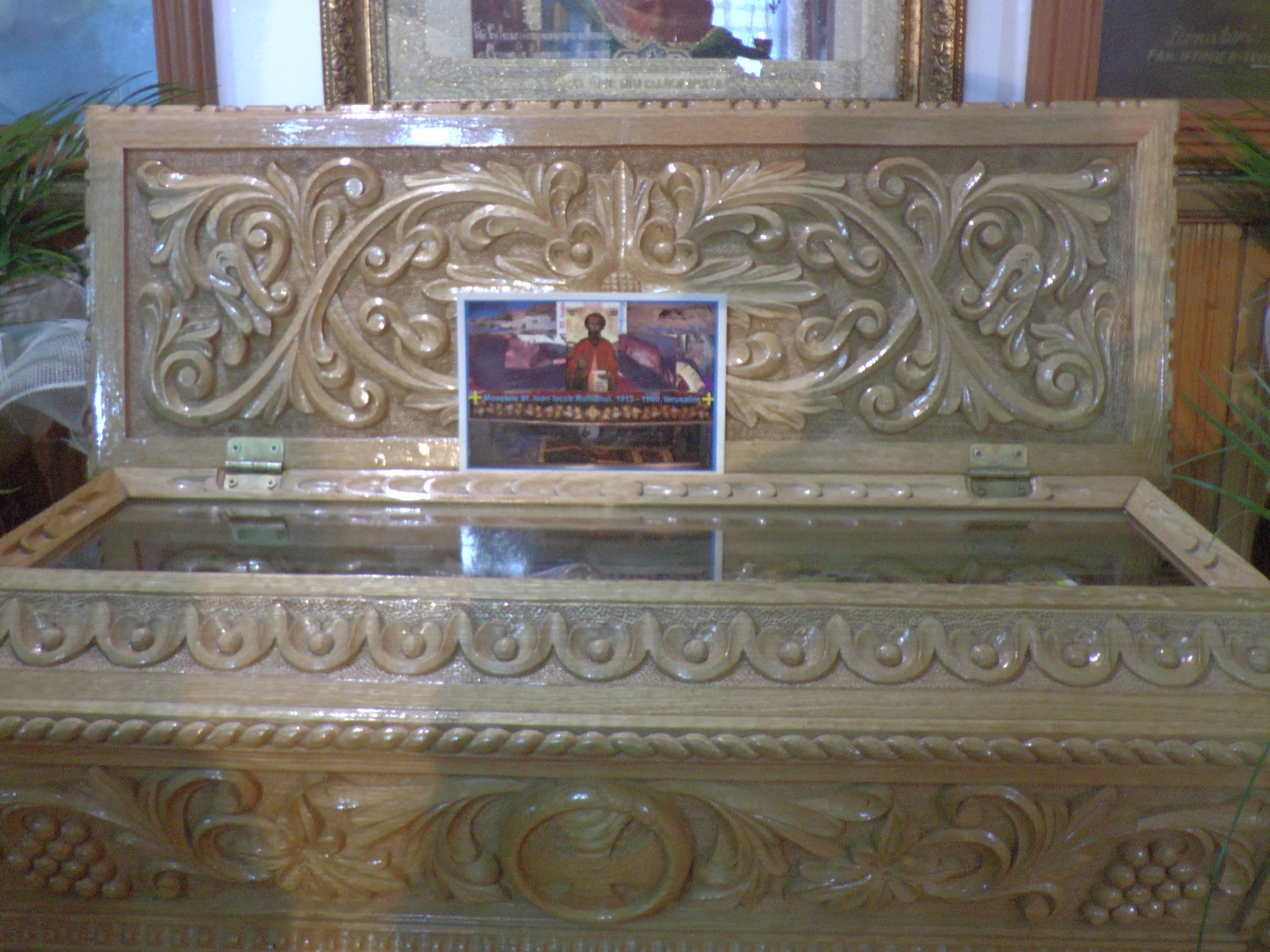 IPS Arhiepiscop Pimen: „Bucuria duhovnicească vine prin purtarea crucii, a necazurilor“