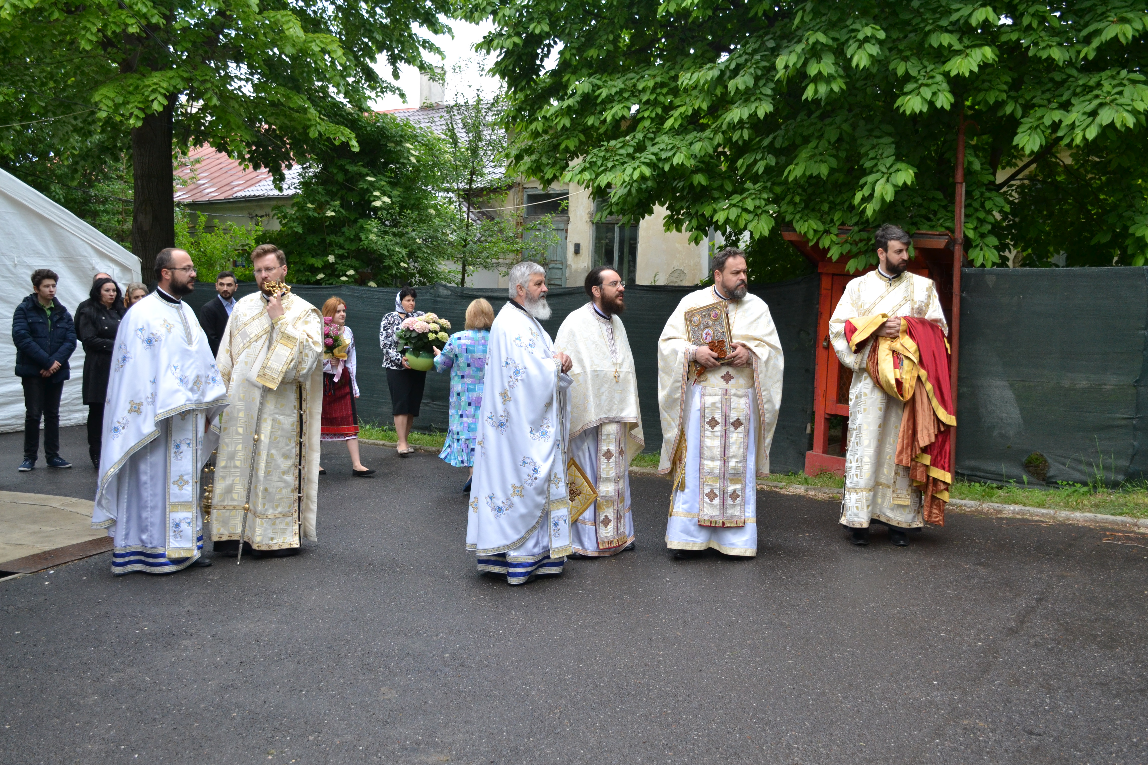 „Fratele geamăn sau sora geamănă ai lui Toma suntem noi”