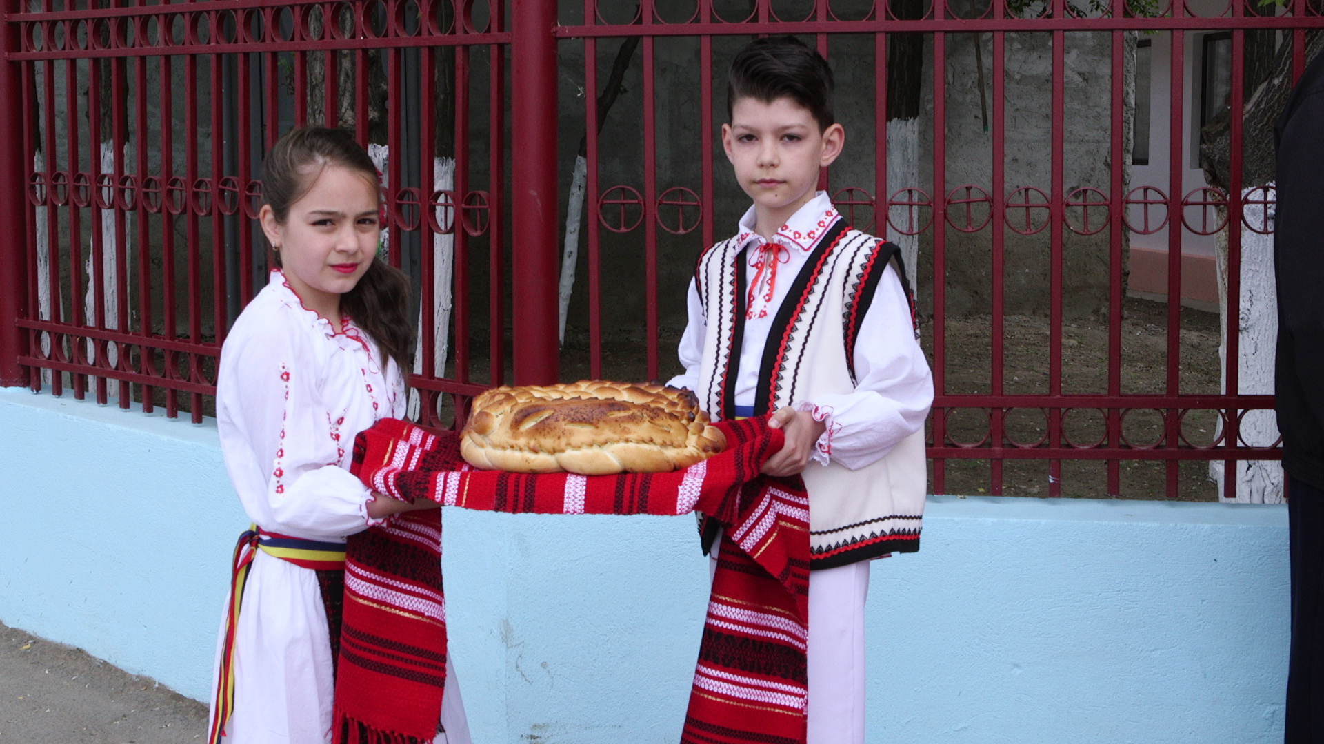PS Corneliu a resfinţit biserica din oraşul Murgeni Biserici resfinţite în Mitropolia Moldovei şi Bucovinei (GALERIE FOTO)