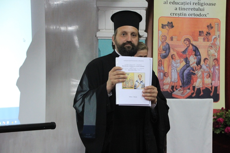 Evenimente de marcă dedicate Episcopului Melchisedec Ştefănescu (GALERIE FOTO) Evenimente de marcă dedicate Episcopului Melchisedec Ştefănescu (GALERIE FOTO)