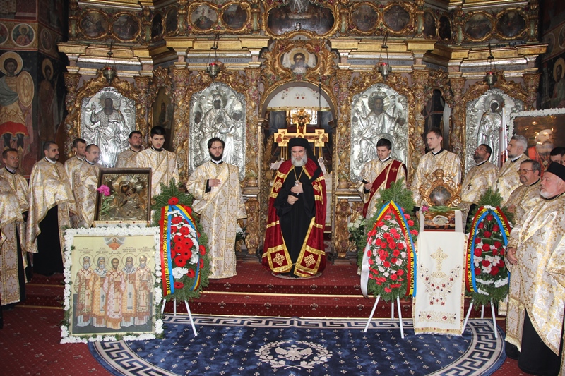 Procesiune impresionantă în cinstea lui Melchisedec Ştefănescu Procesiune impresionantă în cinstea lui Melchisedec Ştefănescu