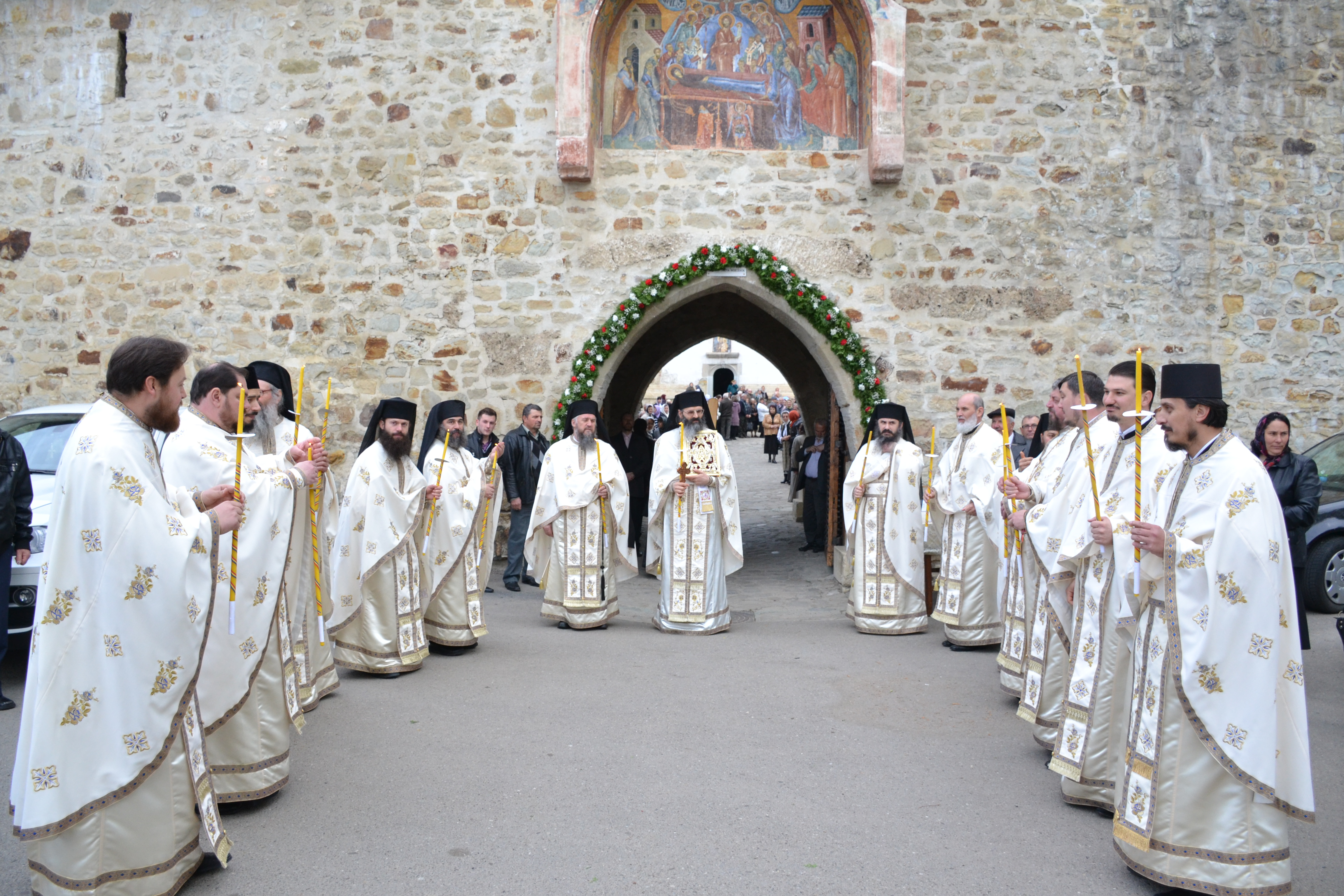 „Oamenii au fost încredințați Maicii Domnului de Hristos atunci când El era pe cruce”