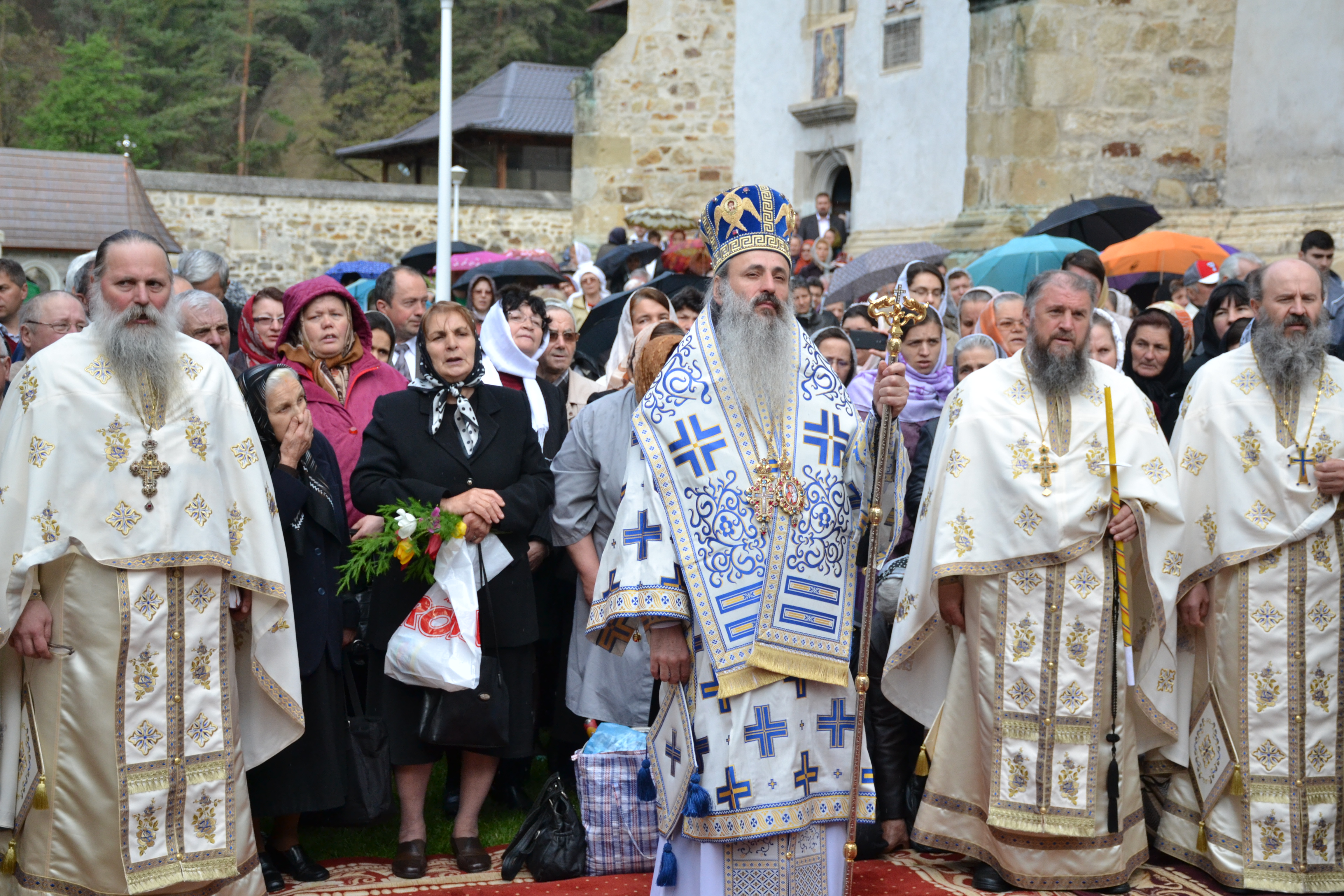 „Oamenii au fost încredințați Maicii Domnului de Hristos atunci când El era pe cruce”