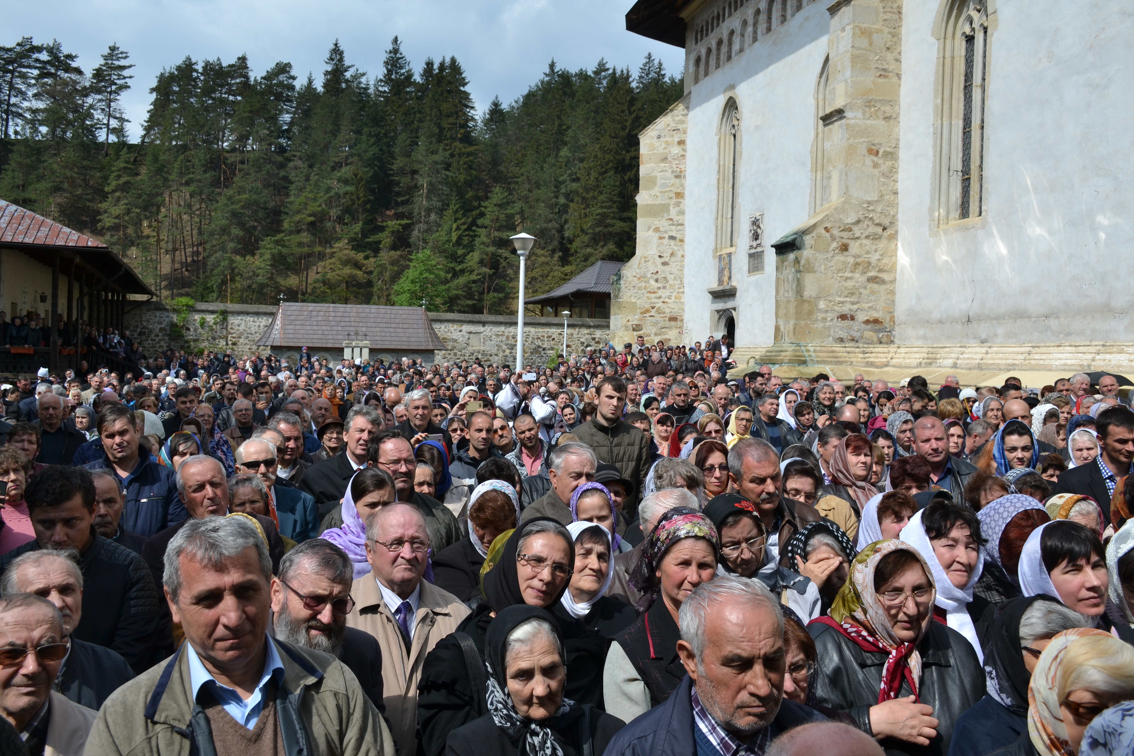 „Oamenii au fost încredințați Maicii Domnului de Hristos atunci când El era pe cruce”