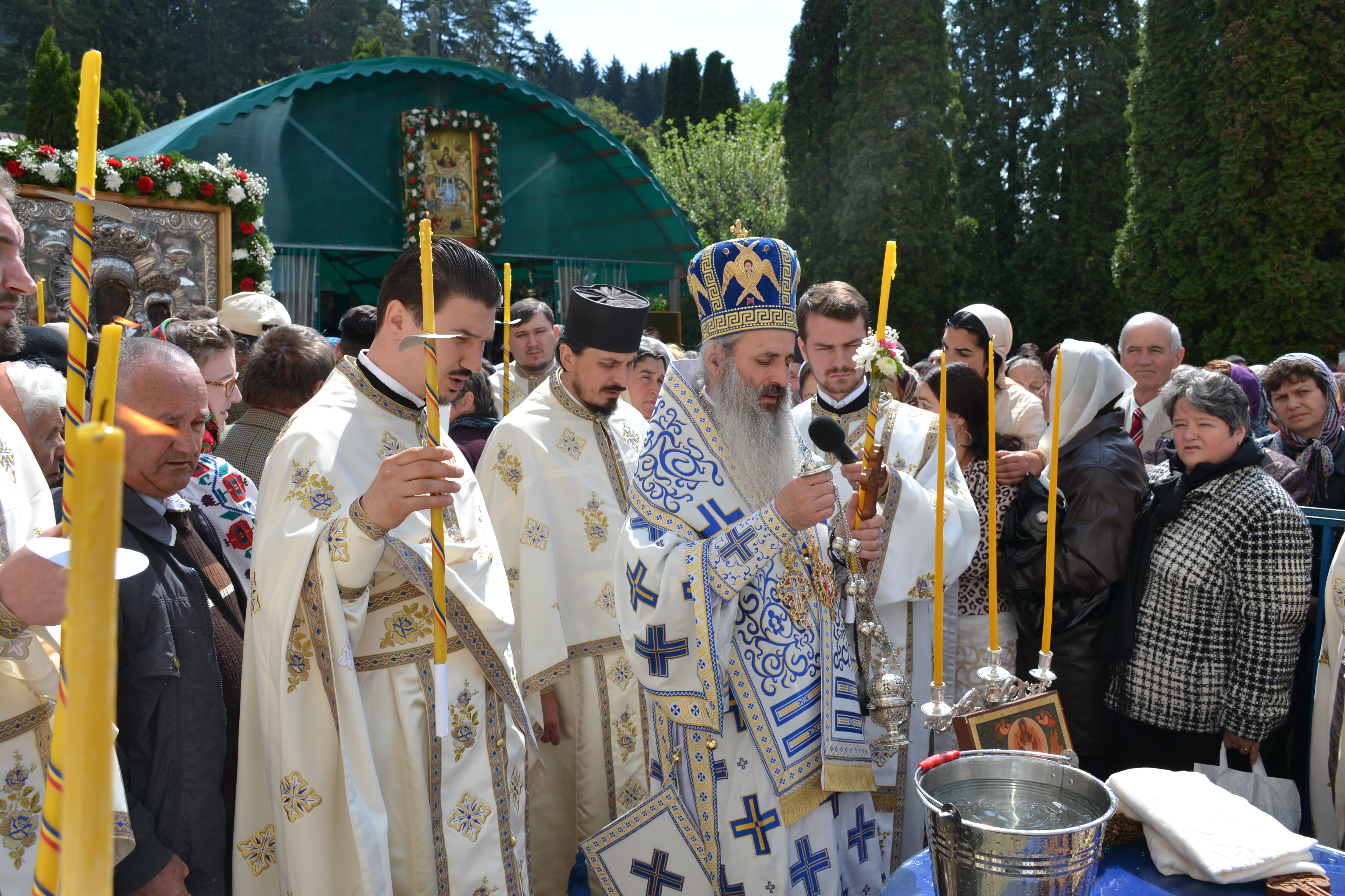 „Oamenii au fost încredințați Maicii Domnului de Hristos atunci când El era pe cruce”