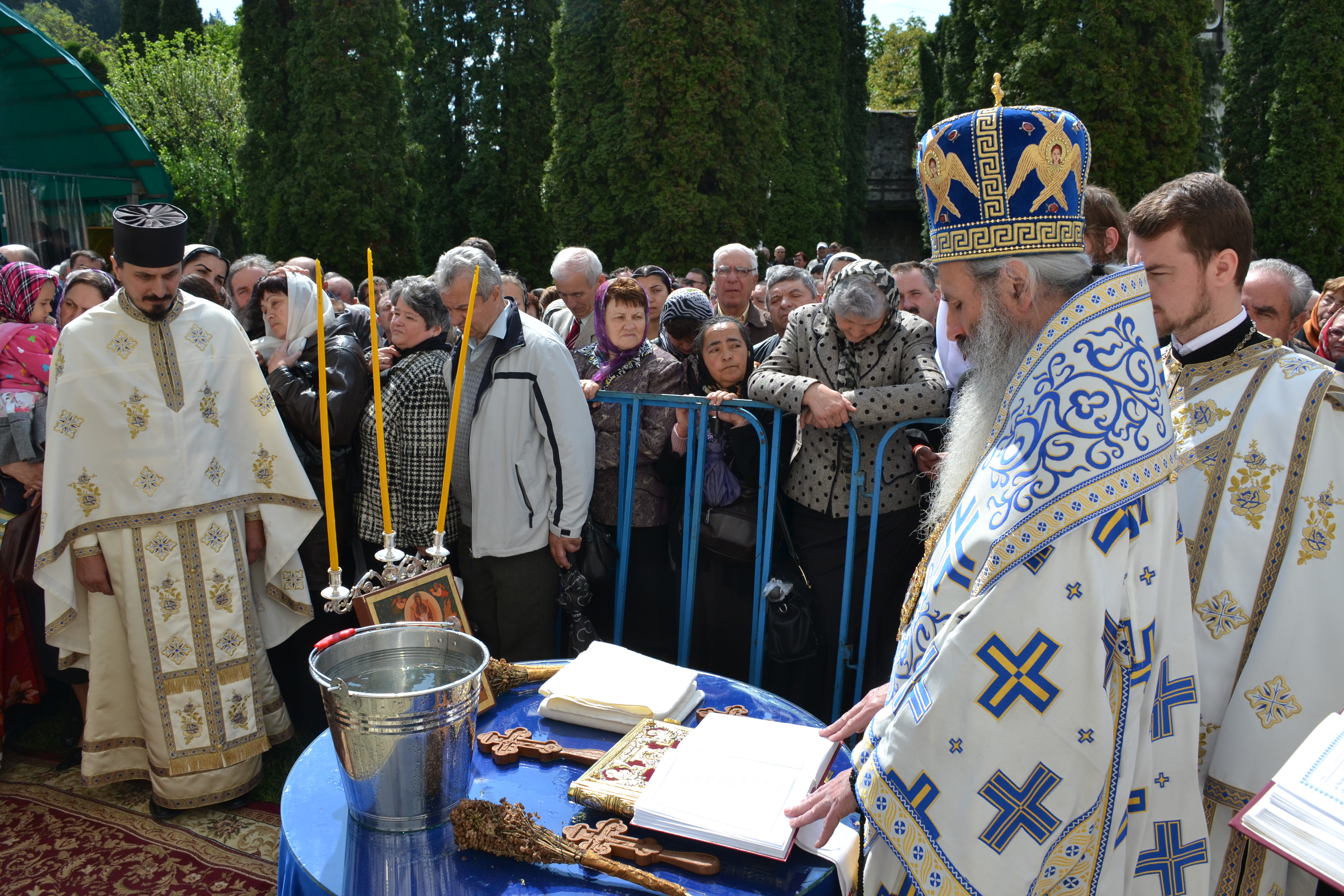 „Oamenii au fost încredințați Maicii Domnului de Hristos atunci când El era pe cruce”