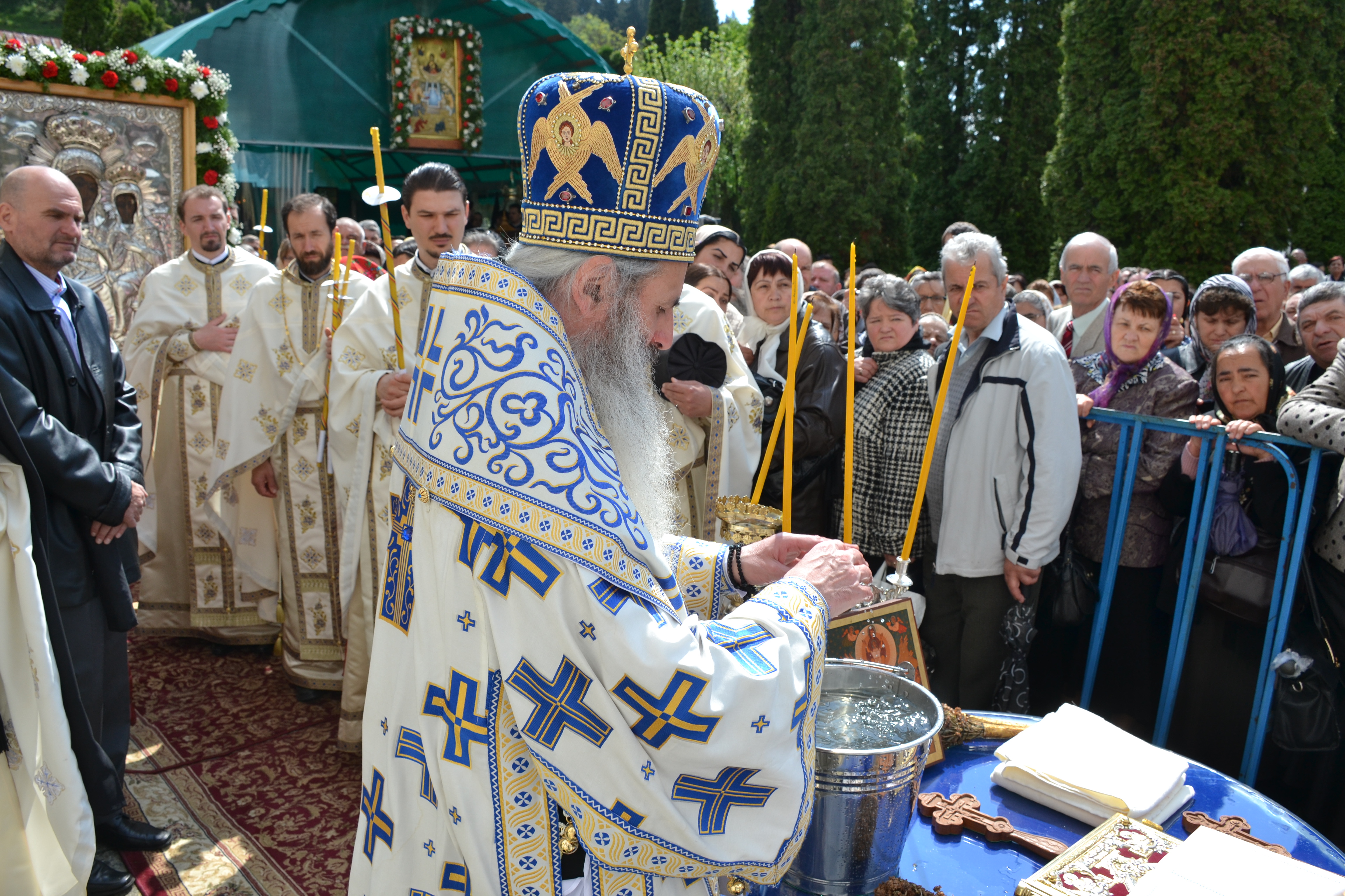 „Oamenii au fost încredințați Maicii Domnului de Hristos atunci când El era pe cruce”