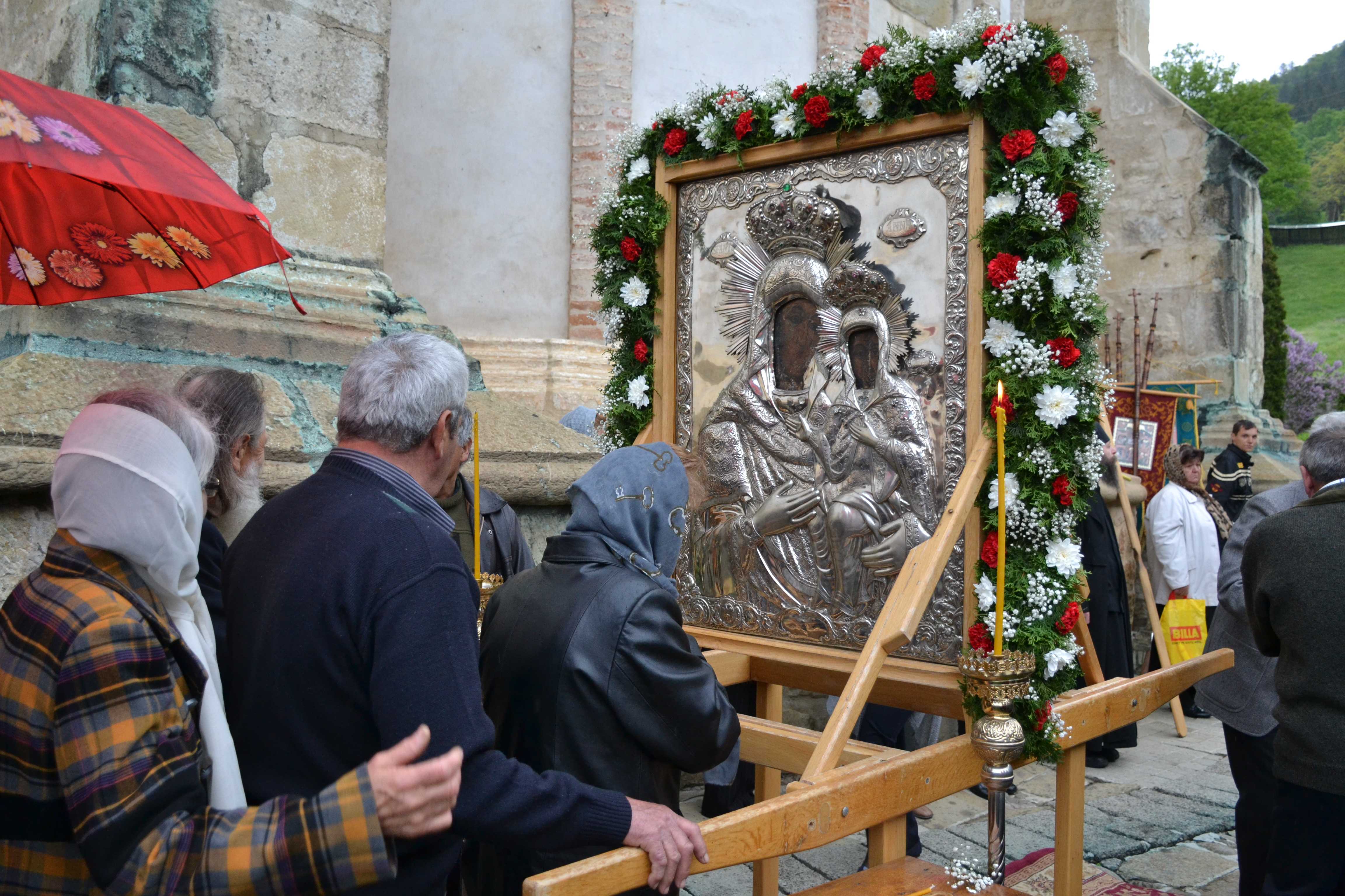 „Oamenii au fost încredințați Maicii Domnului de Hristos atunci când El era pe cruce”