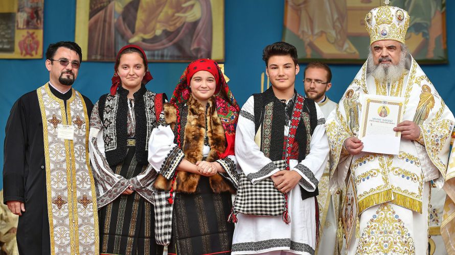 Premierea câştigătorilor Concursului „Biserica şi Şcoala din sufletul meu”