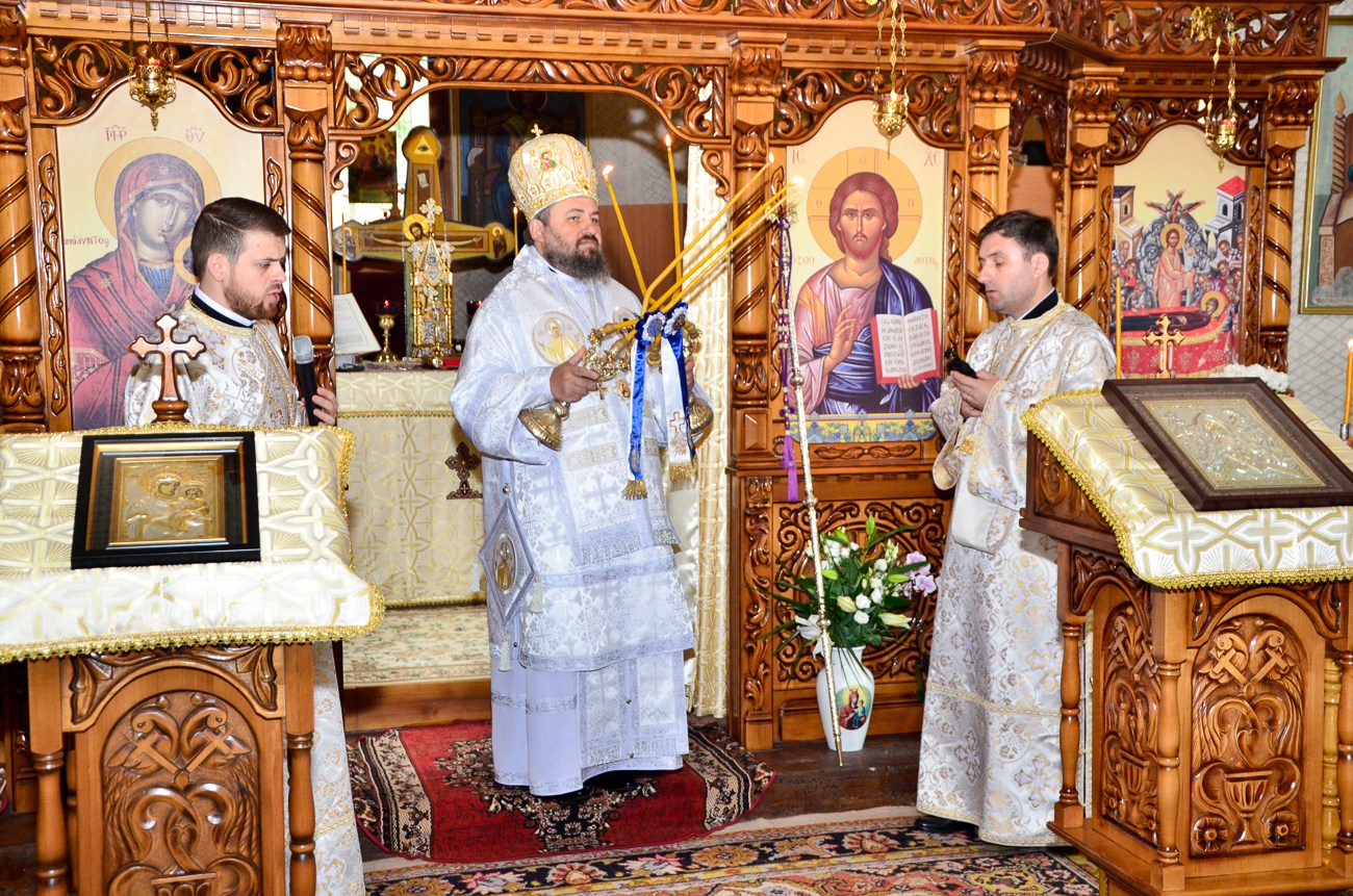 A doua zi de Paști, la Schitul „Adormirea Maicii Domnului” din Petrila-Jieț