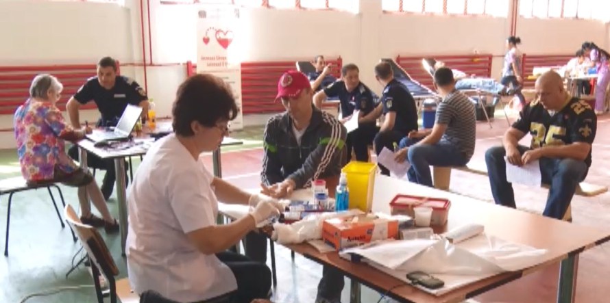 Jandarmii se alătură Campaniei „Donează sânge! Salvează o viaţă!”