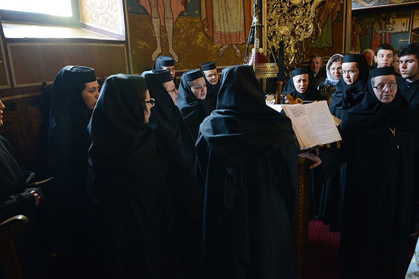 Sărbătoare în Duminica Mironosiţelor la Mănăstirea Copou