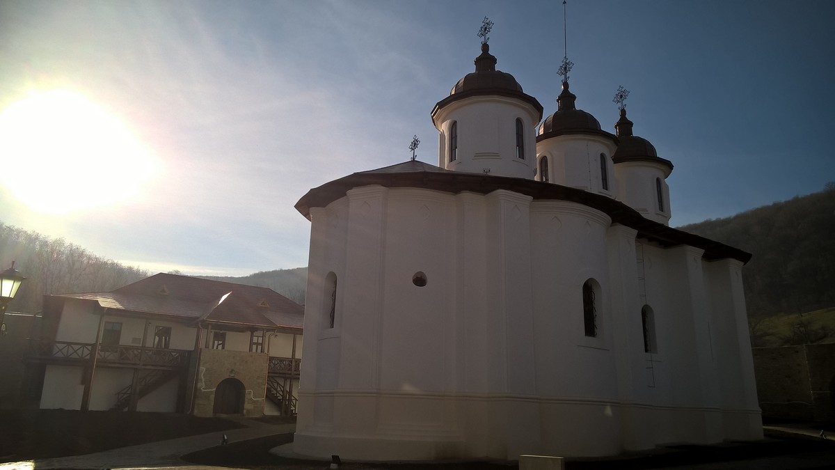 Minunea de la Mănăstirea Răchitoasa Minunea de la Mănăstirea Răchitoasa