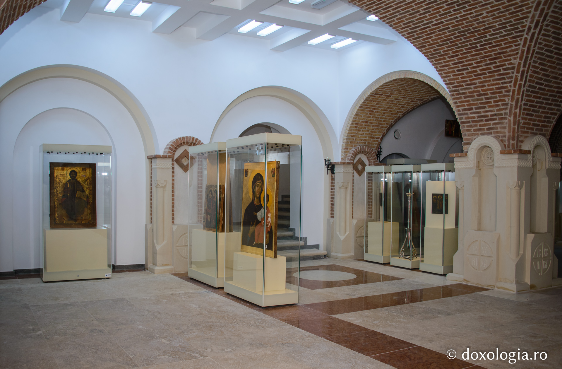Ansamblul Mitropolitan din Iaşi s-a deschis pentru public Ansamblul Mitropolitan din Iaşi s-a deschis pentru public